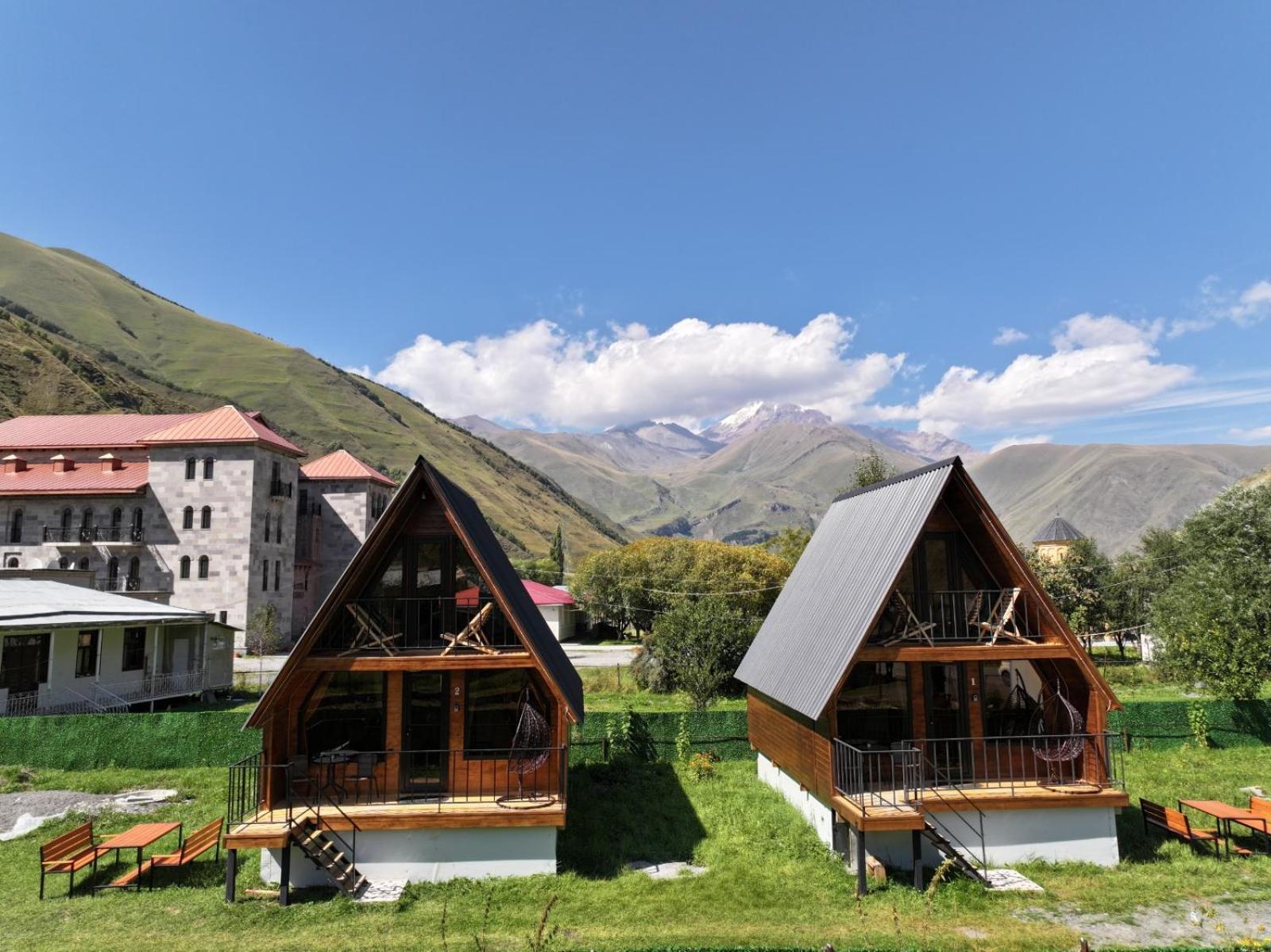 Panorama Cottages In Sno Екстериор снимка