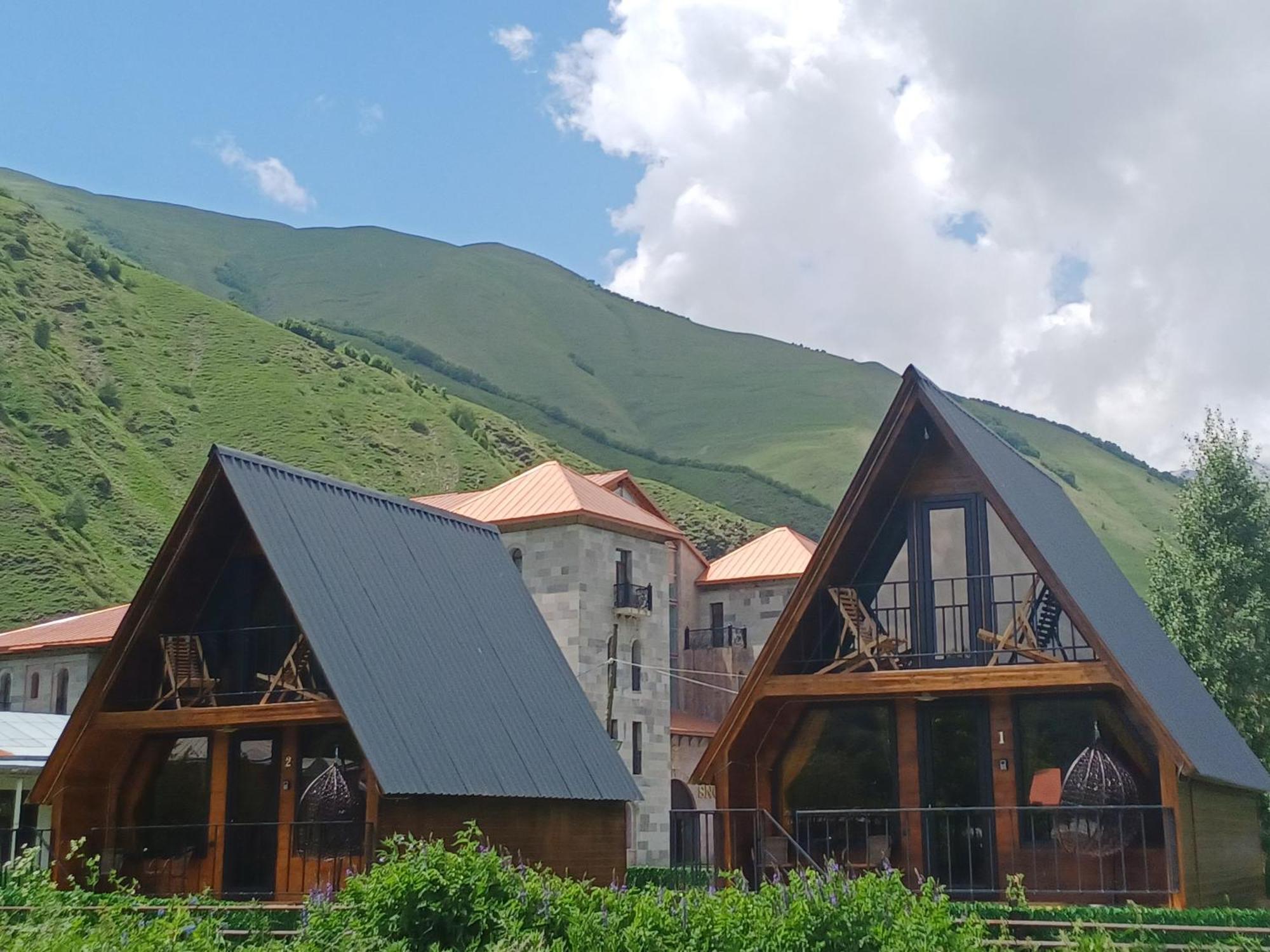 Panorama Cottages In Sno Стая снимка